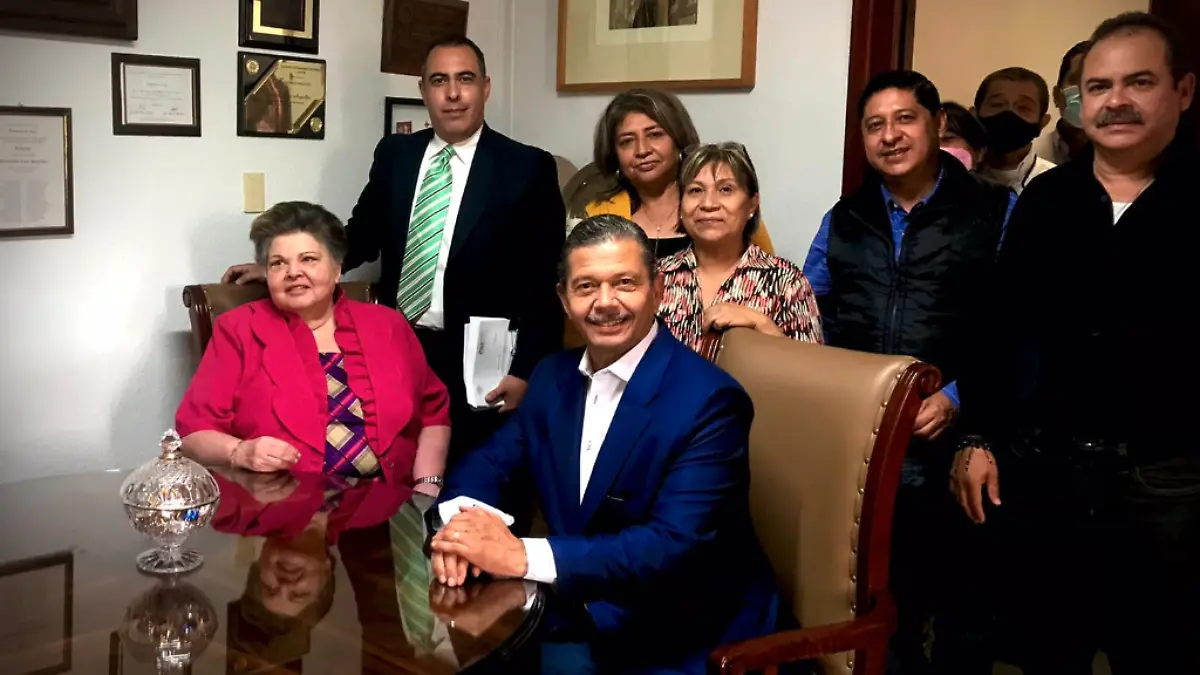 Sutsge recibe en sus oficinas al aspirante a la gubernatura