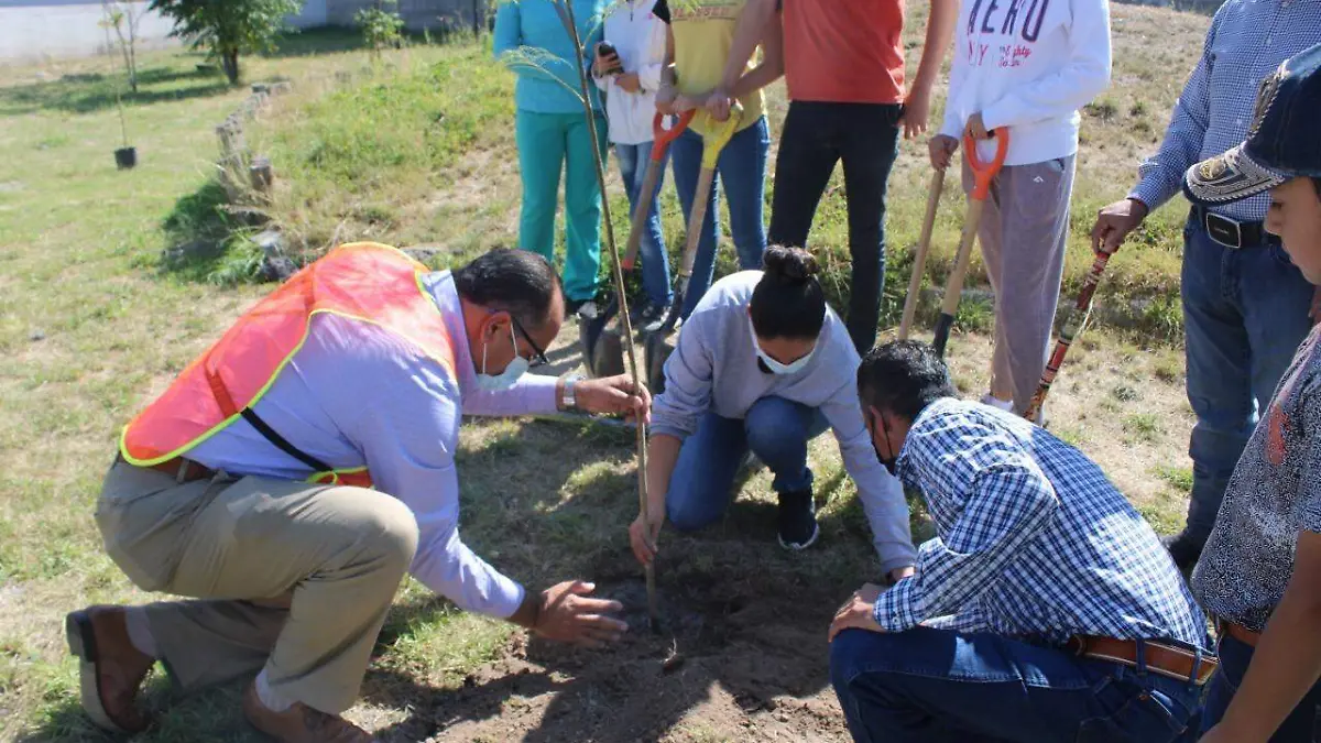 Vecinos y funcionarios de Pozos 2