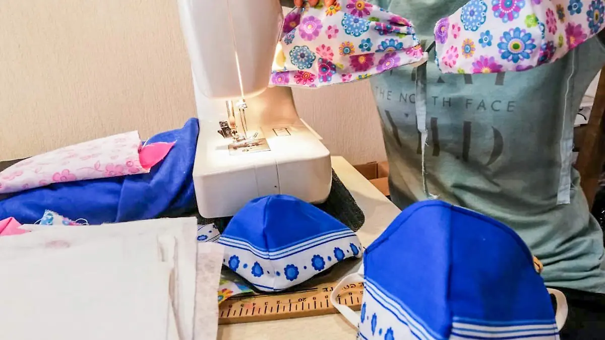 CREACION DE CUBRE BOCAS_DOLORES ROCHA (5)