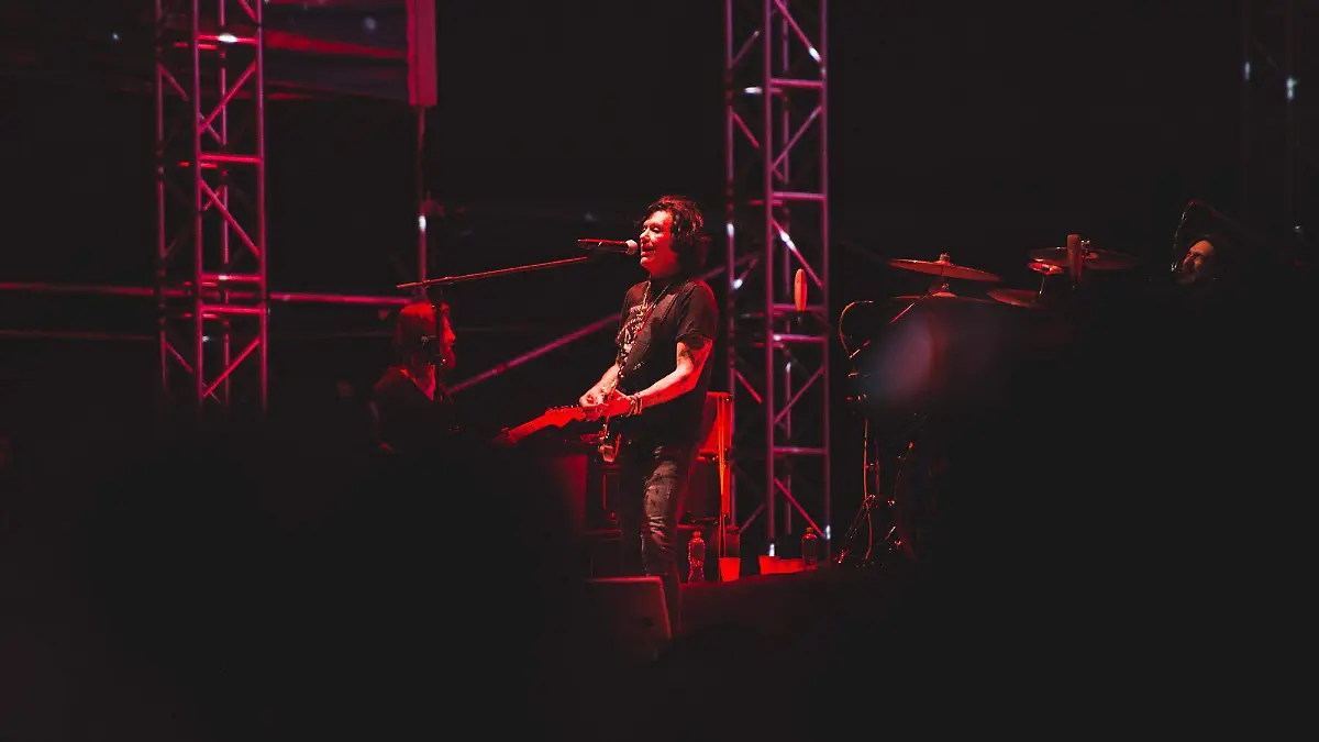 Caifanes brilló en el Estadio 02