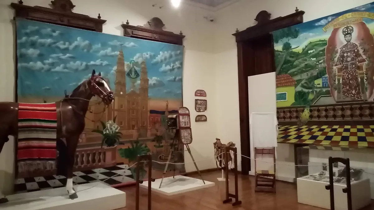 EXPOSICIONES PERMANENTES Y TEMPORALES-2