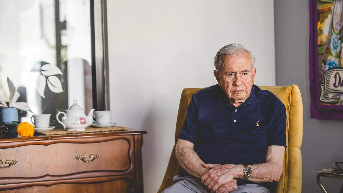 señor Luis Costanzo