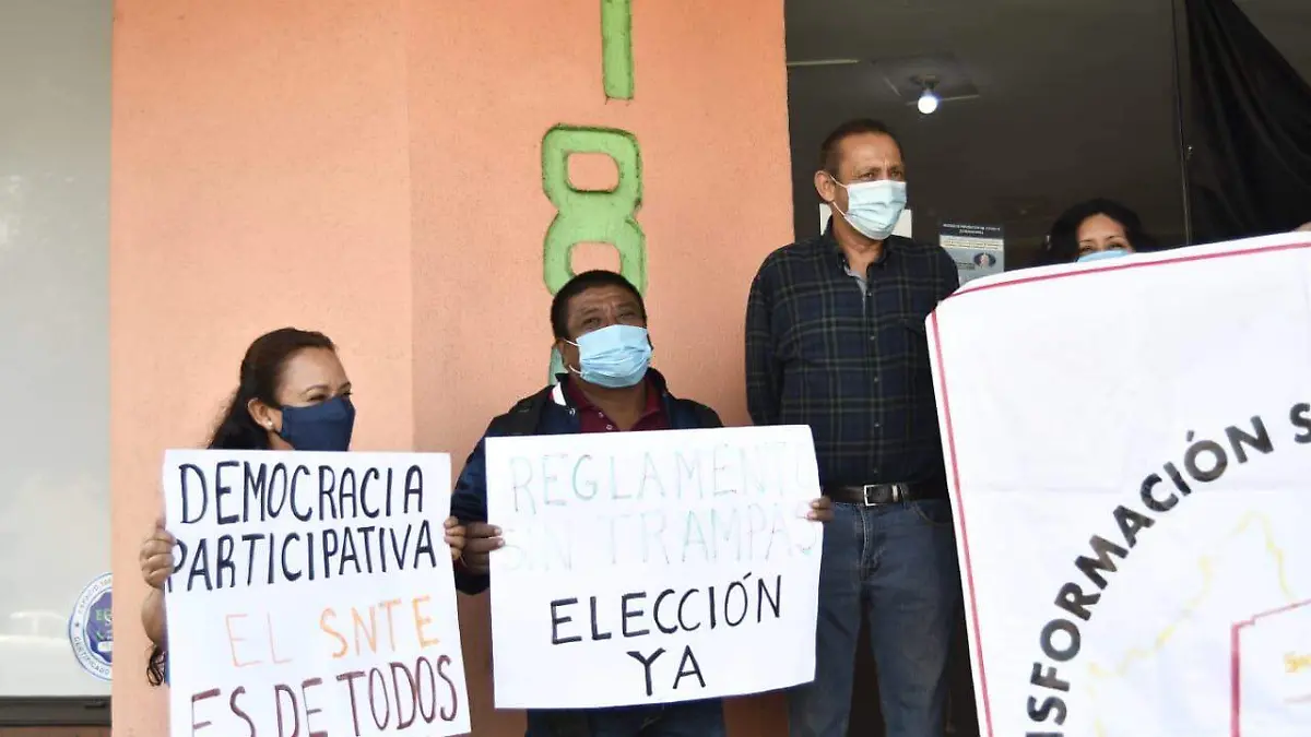 maestros en la Sección 26 