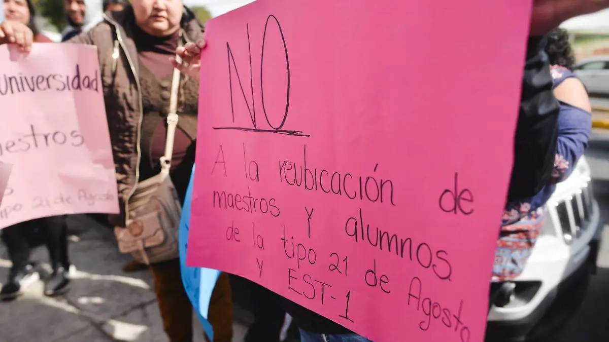 Protestan por cesión de planteles