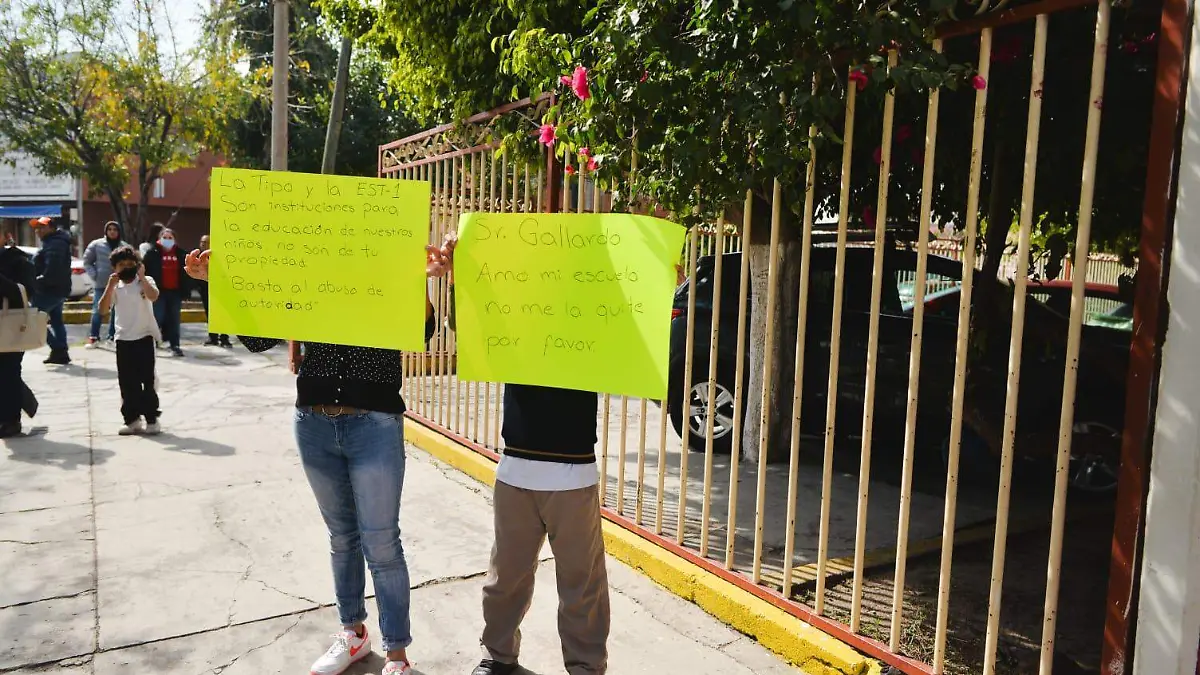 Protestan por cesión de planteles