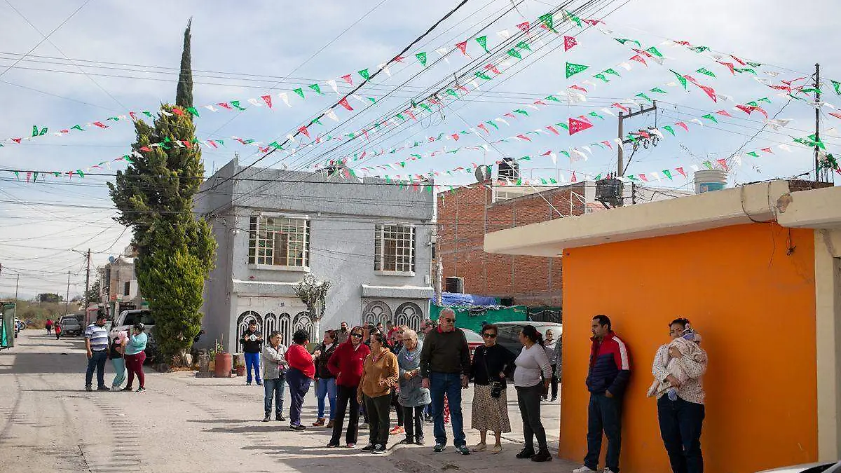 Vecinos protestan por drenaje colapsado
