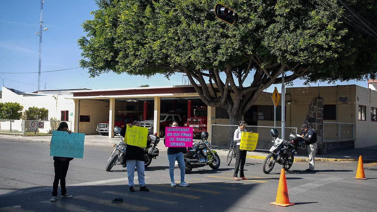 Protesta Escuela Tipo 21 de Agosto
