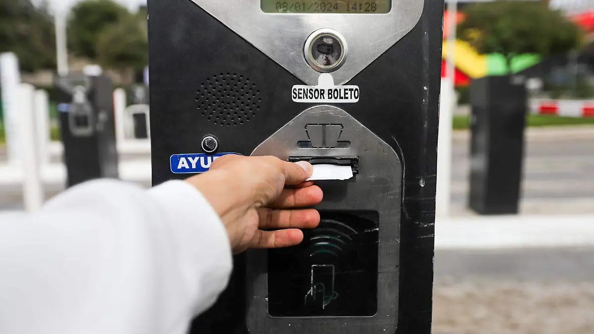 cobro de estacionamiento en plazas (2)