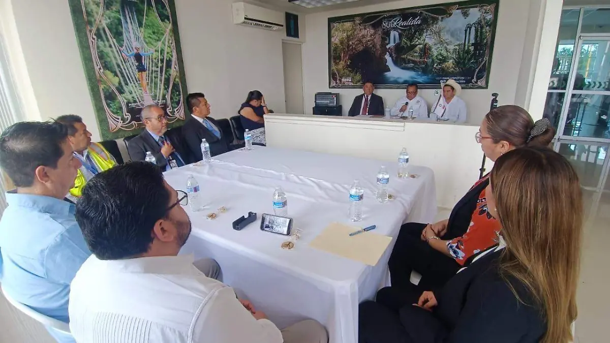 Firman convenio UICSLP y el Aeropuerto de Tamuín (1)