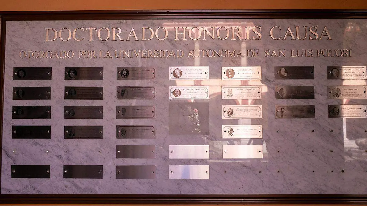 Doctorado Honoris Causa de la UASLP
