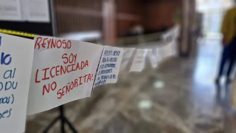 Tendedero de denuncias en la Facultad de derecho de la UASLP