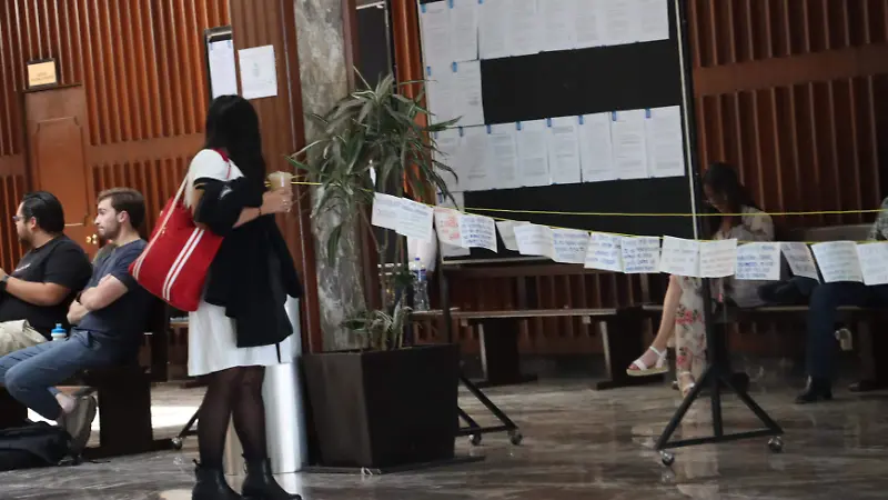 Tendedero de denuncias en la Facultad de derecho de la UASLP