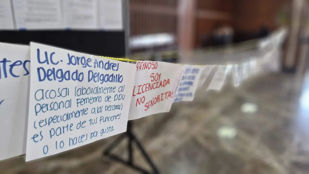 Tendedero de denuncias en la Facultad de derecho de la UASLP