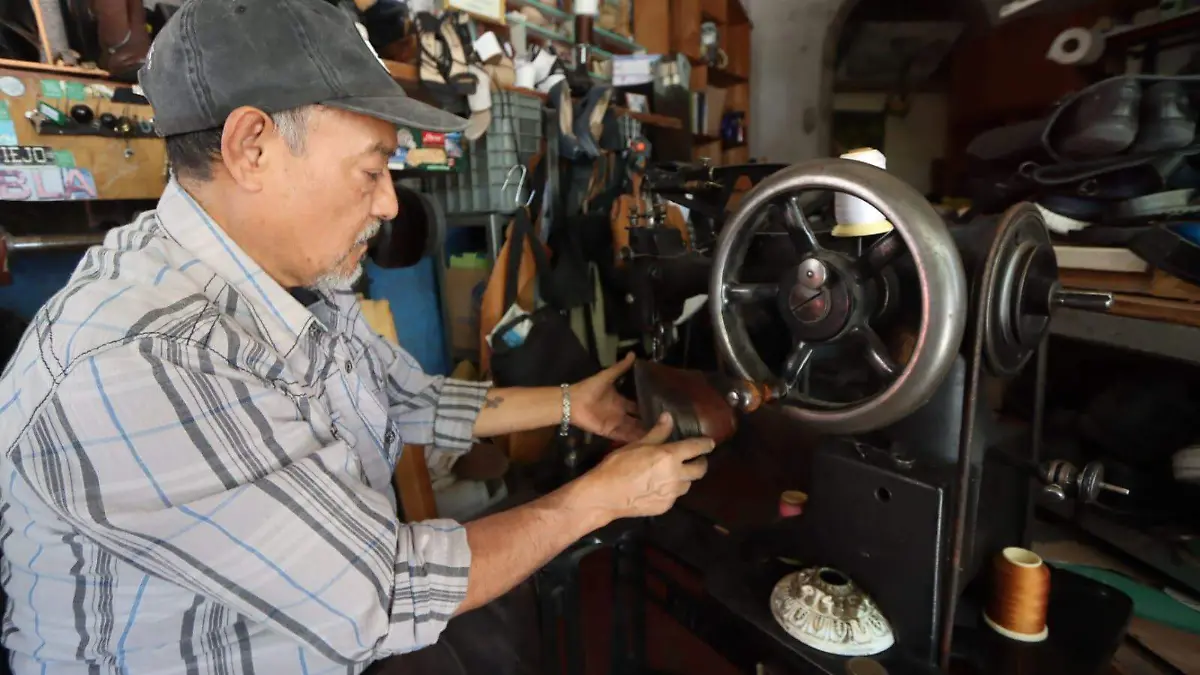 Raymundo Torres, zapatero