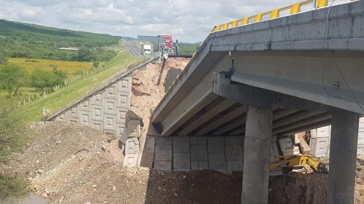 DERRUMBE CERRITOS-TULA (5)