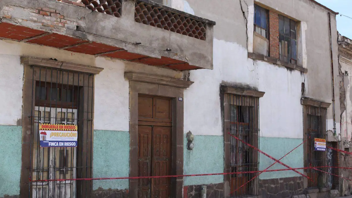 inmueble a medio derrumbar en San Sebastián