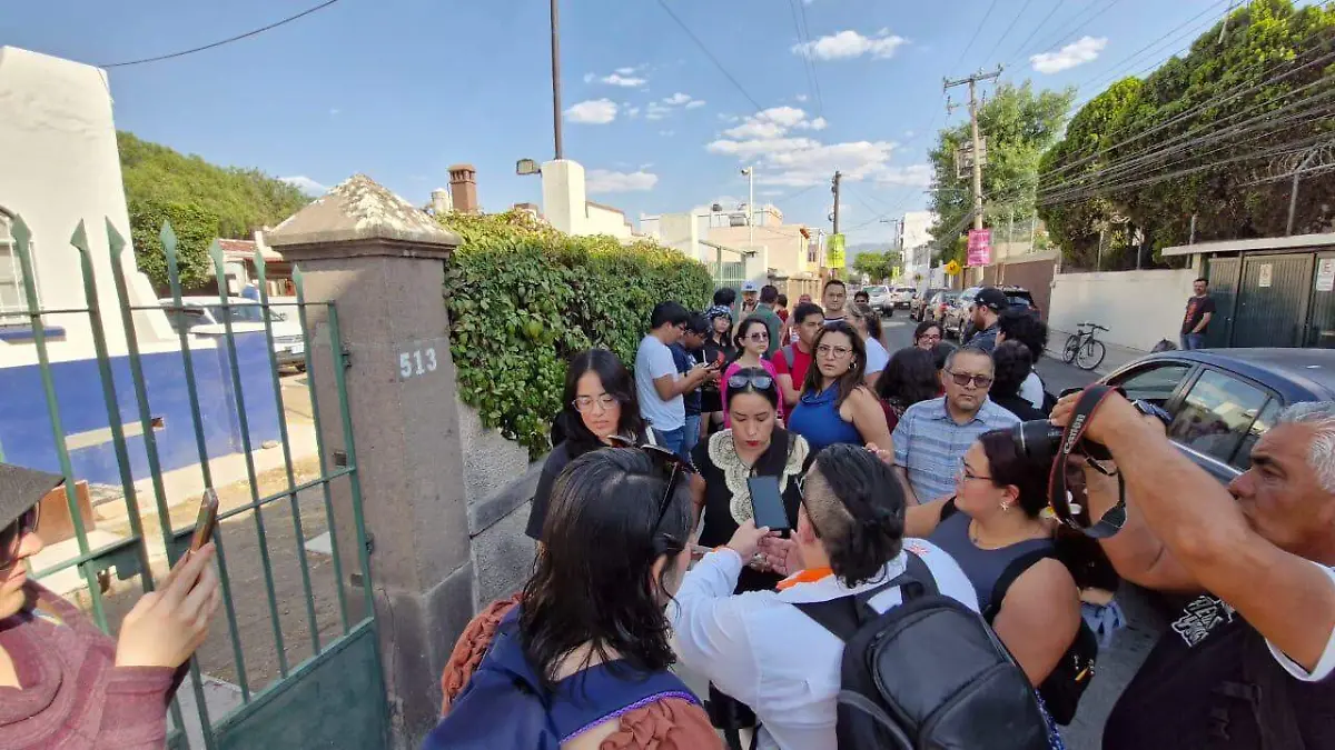 Manifestación embajada de El Salvador por la liberación de Alejandro