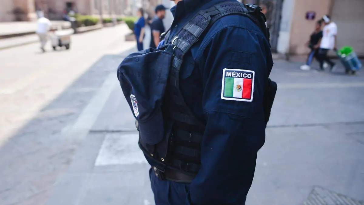 Presenta iniciativa para que policías preventivos dan más salario. Imágenes Juana María olivo para Raymundo rocha (2).jpg