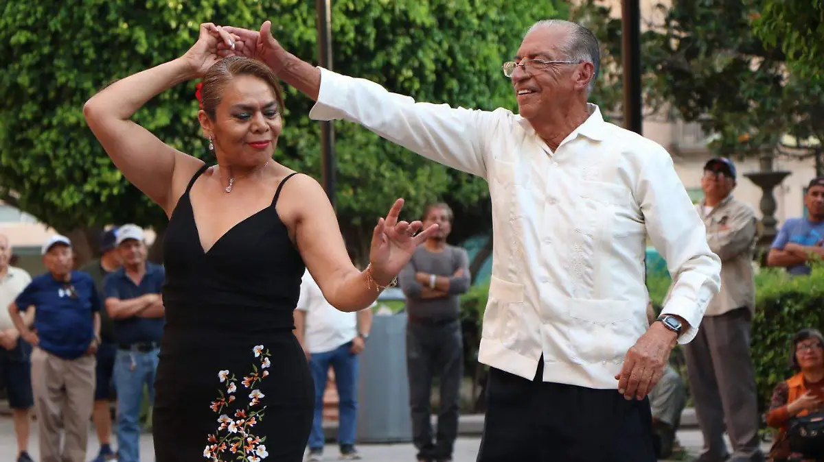BAILE