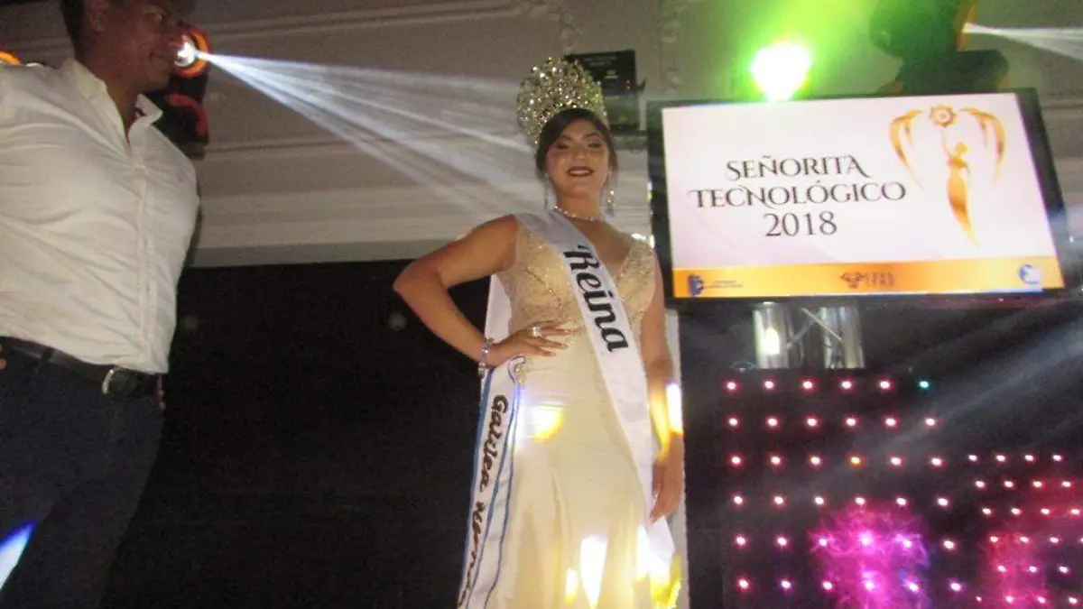 Adriana Galilea Hernandez fue  elegida seniorita Tecnologico 2018 2019