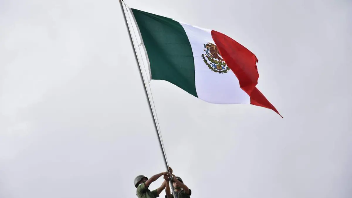INCINERACION DE BANDERA (1)