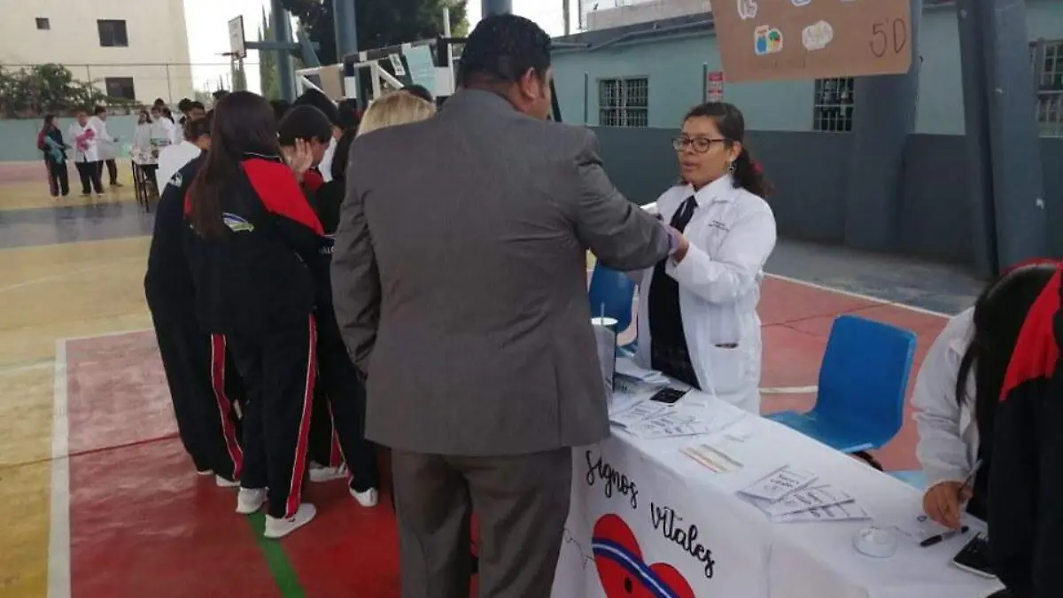 Feria de Salud plantel 26 cobach