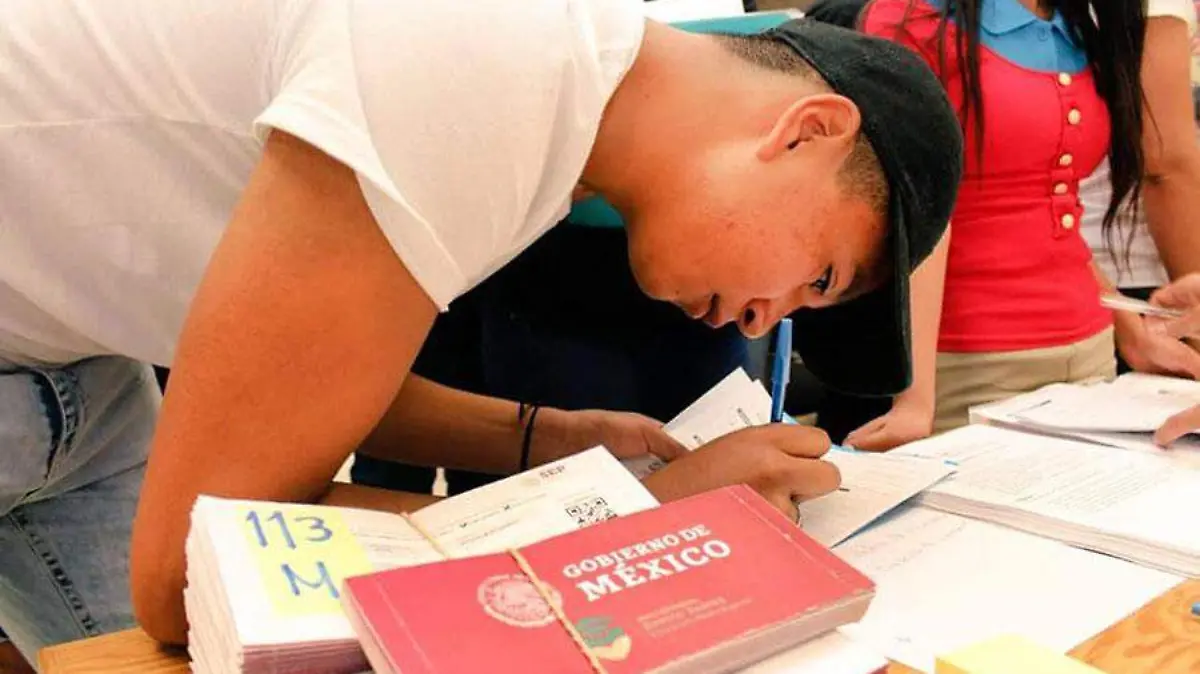 Entrega-Becas-del-ienestar