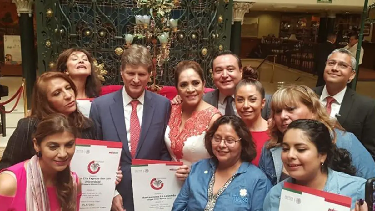 Empresarios-turísticos-potosinos-reciben-la-entrega-del-Distintivo-Nacional-de-Calidad-Turística