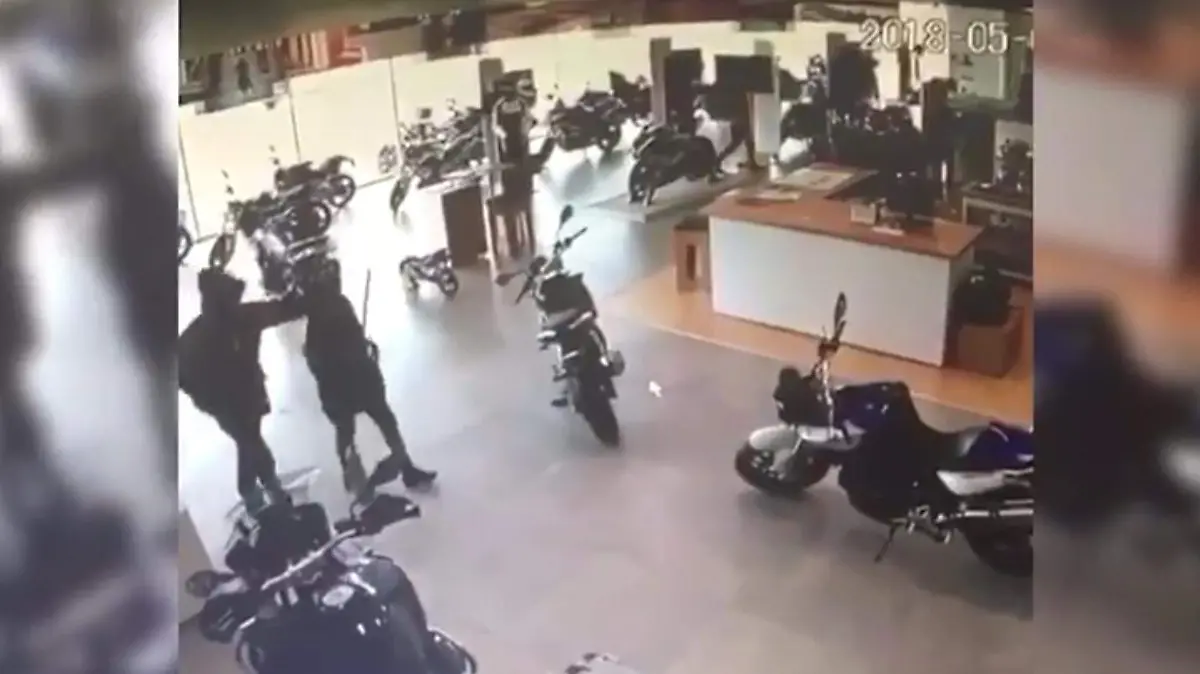 Asaltan agencia automotriz