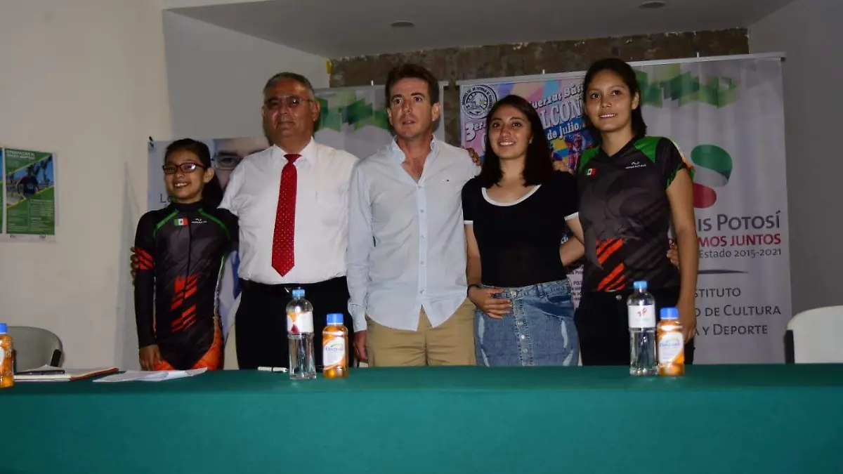 Festival de Patinaje del Club Halcones