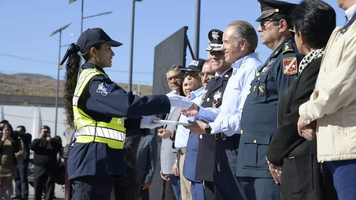 JMCL Graduación y entrega de equipamiento (3)