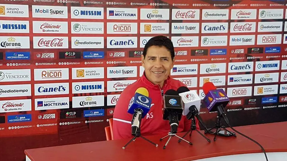 Luis Alfonso Sosa, DT del Atlético de San Luis