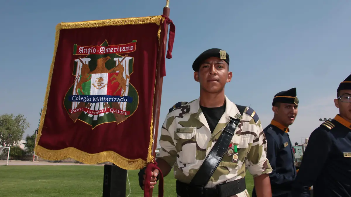 ESCUELA MILITARIZADA (6)