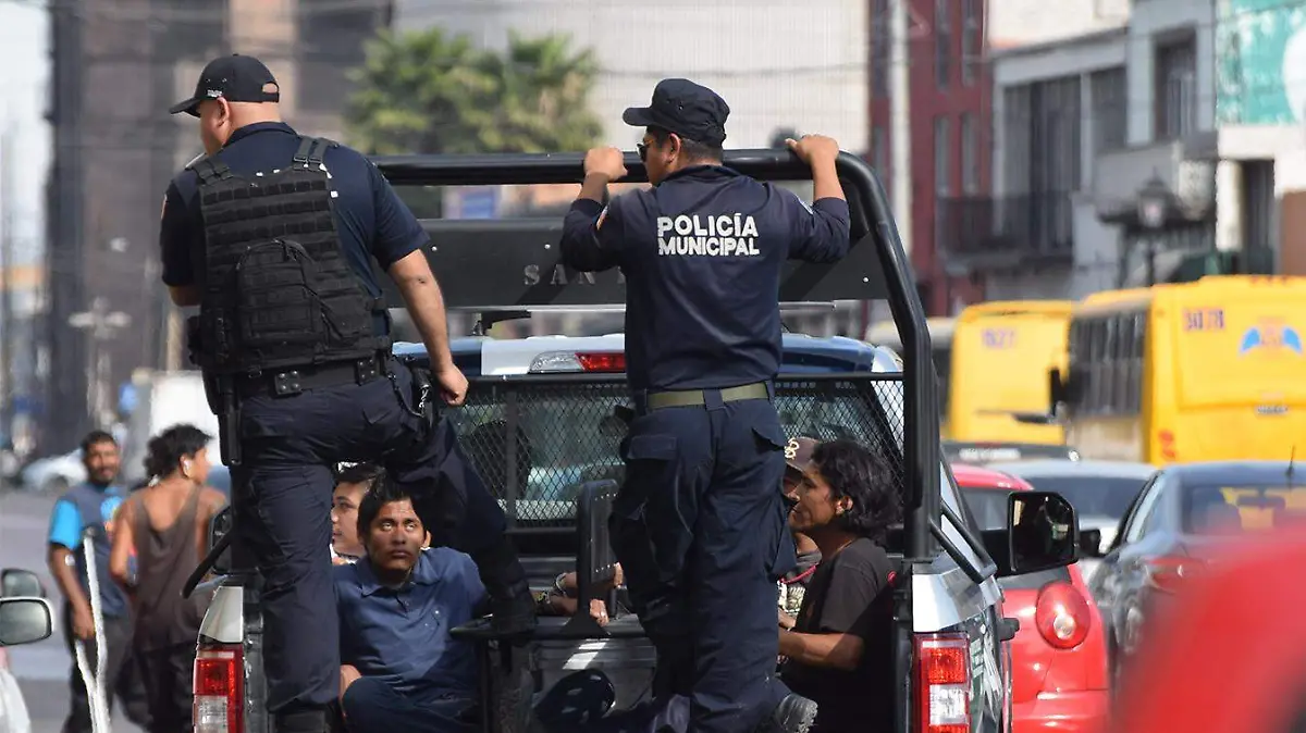 policias