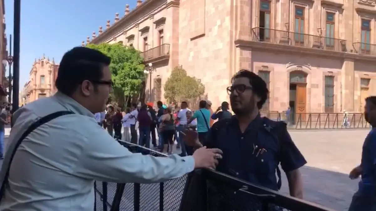 Aficionado reclama a asesor del mijis por iniciativa taurina