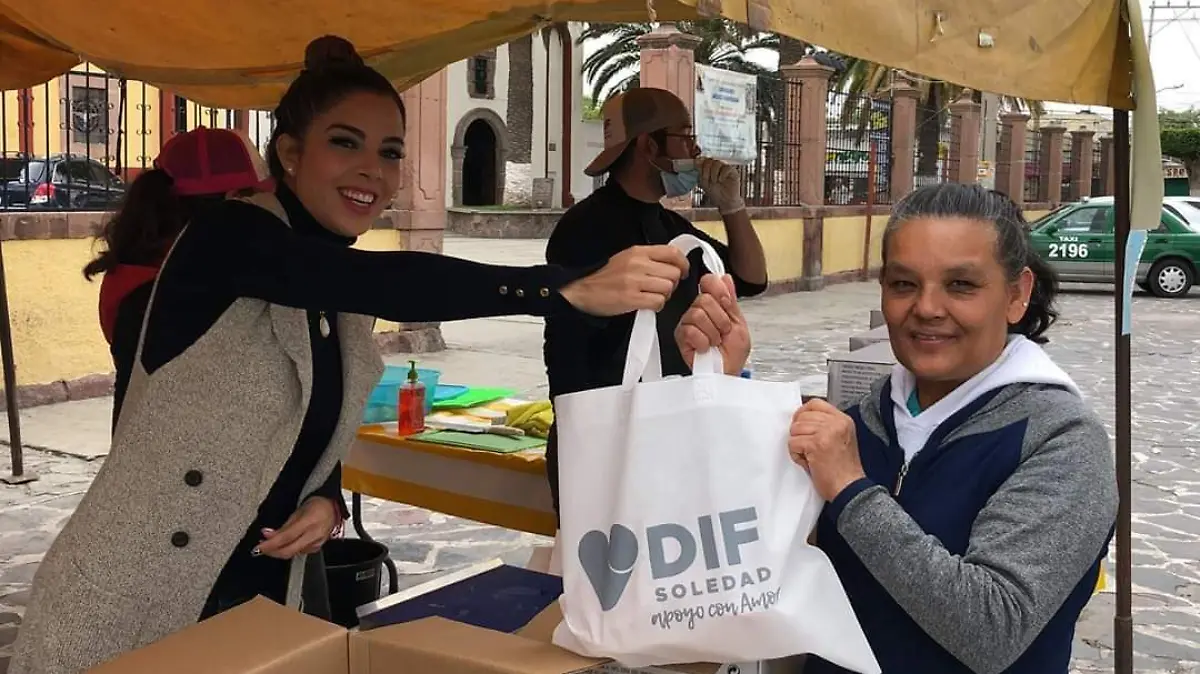DIF Soledad a campaña para eliminar bolsas de plástico