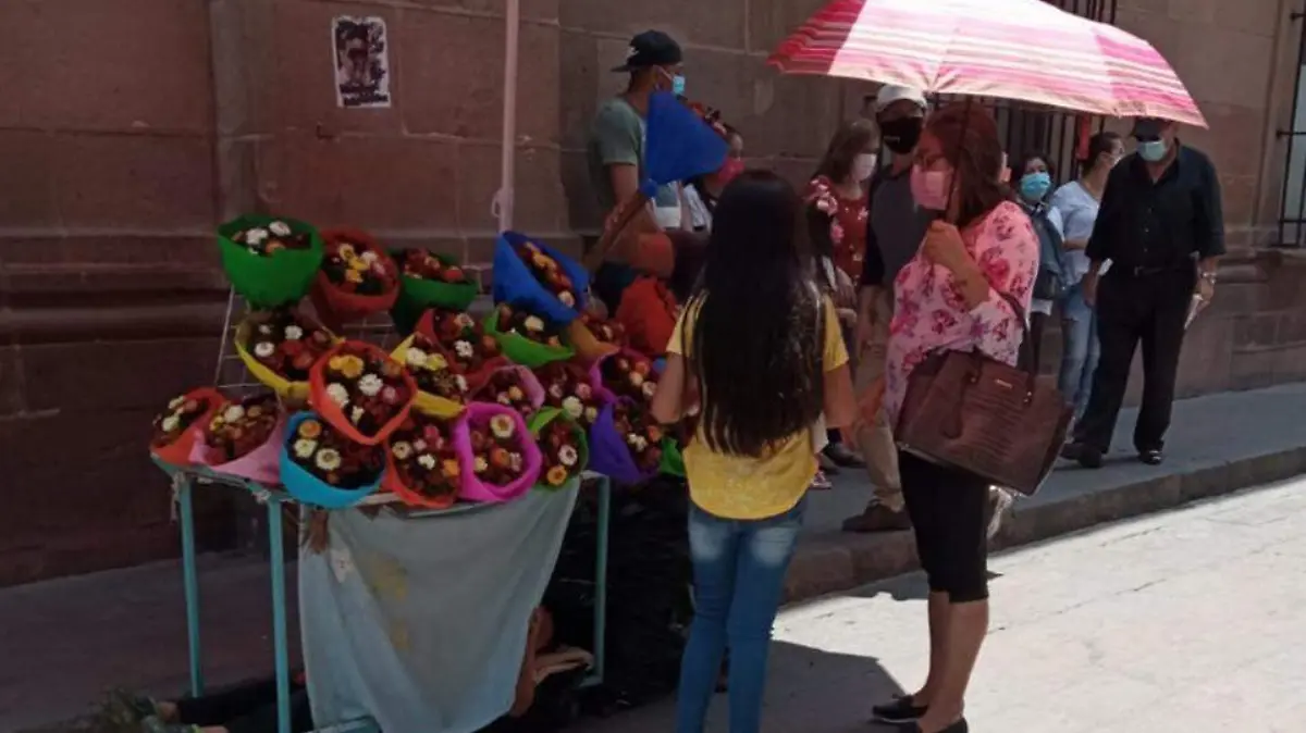 COMERCIO 10 DE MAYO (3)