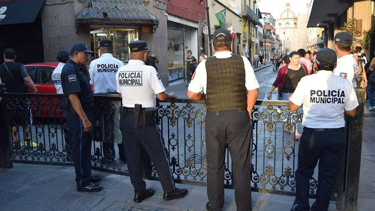 policia-municipal-en-centro-hiostorico-A