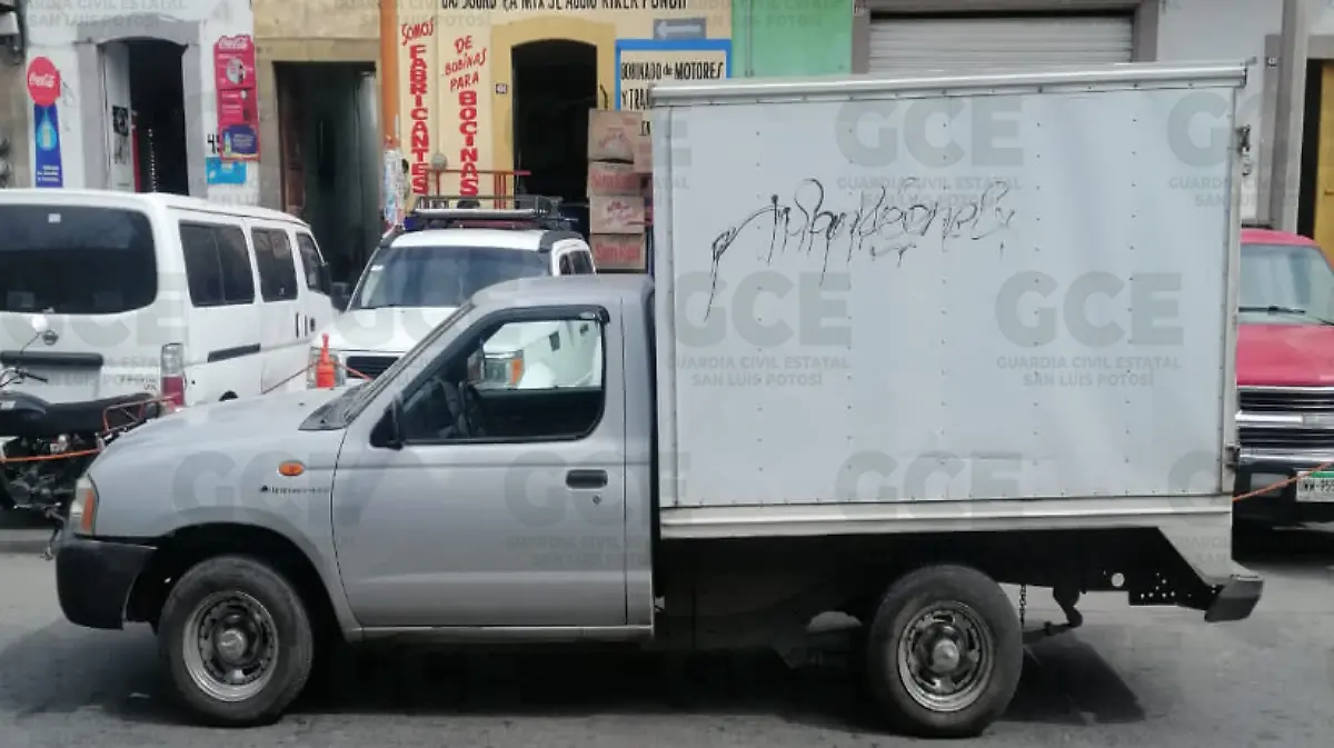 221122 B. 2596, GUARDIA CIVIL ESTATAL RECUPERA 4  VEHÍCULOS CON REPORTE DE ROBO Y UNO ABANDONADO_ HAY DOS DETENIDOS4