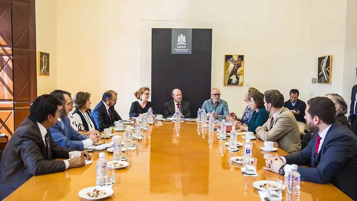 113) 03-01-2019 (P) REUNION DE TRABAJO UASLP- ESCUELAS FRANCESAS UASL4388