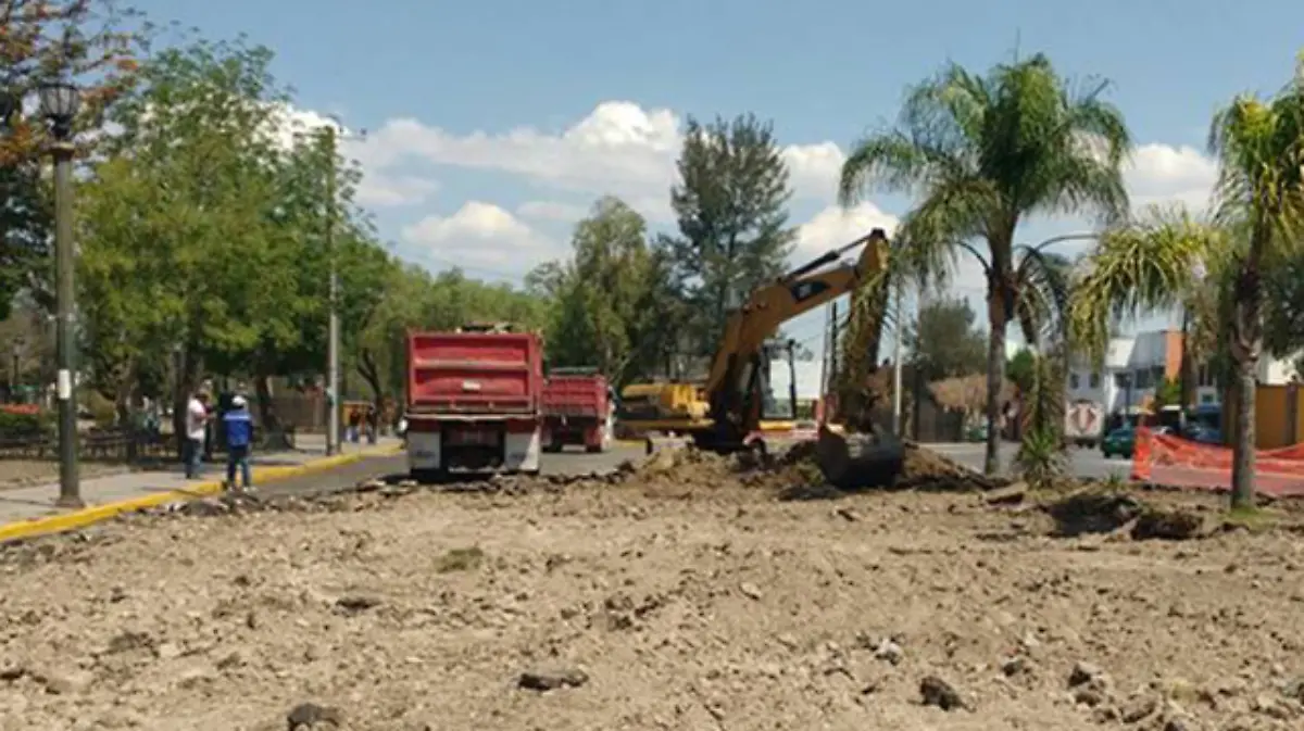 Amplian-estacionamiento-en-calzada