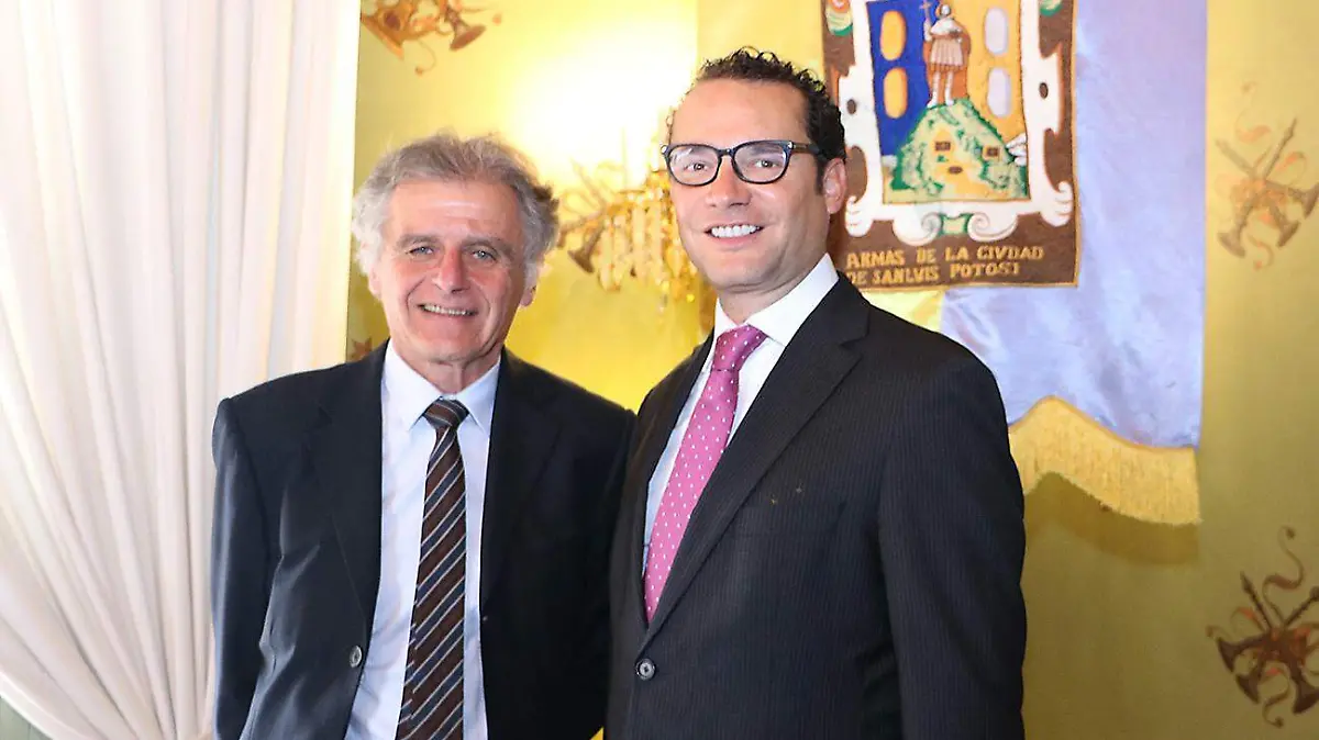 EMBAJADOR D FRANCIA 4