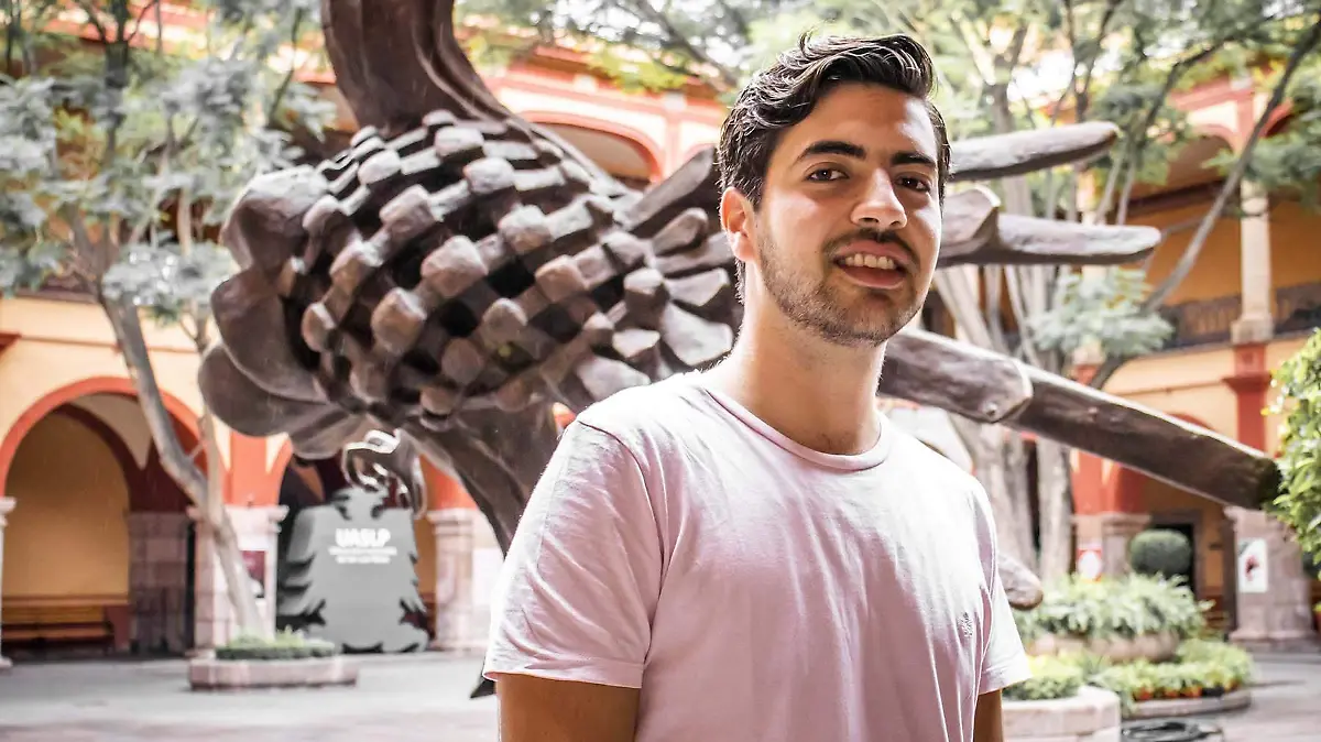 Estudiante Rodrigo Espinoza