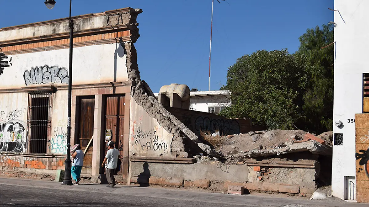 Fachada-finca-abandonada