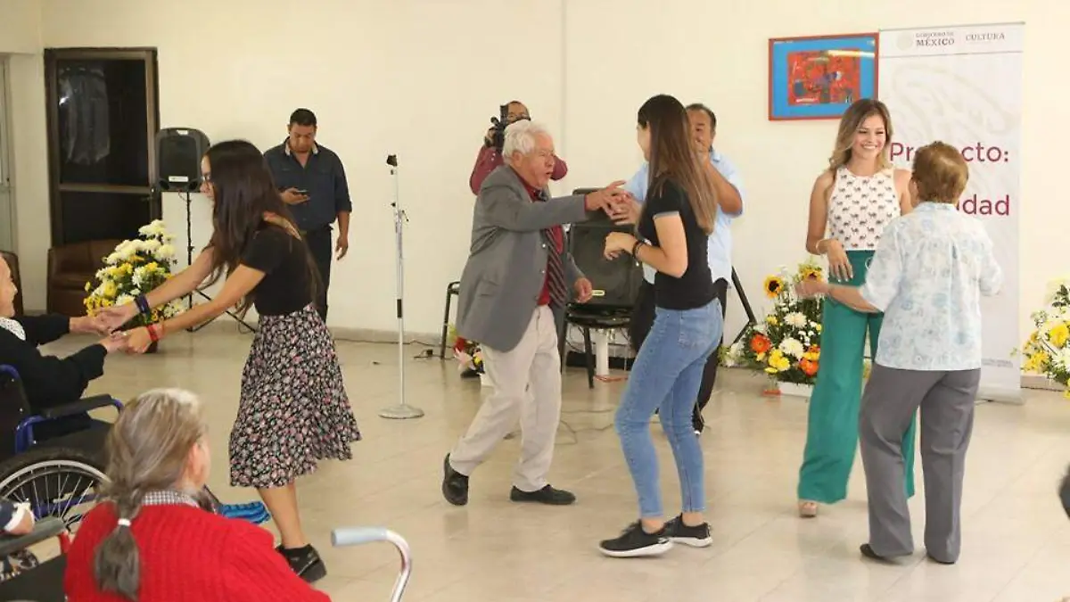 Festejo geriatrico nicolas aguilar