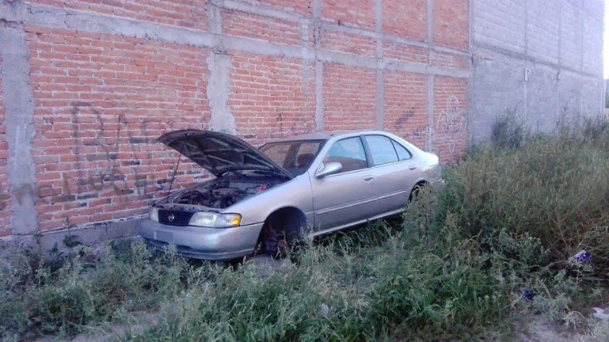 1587