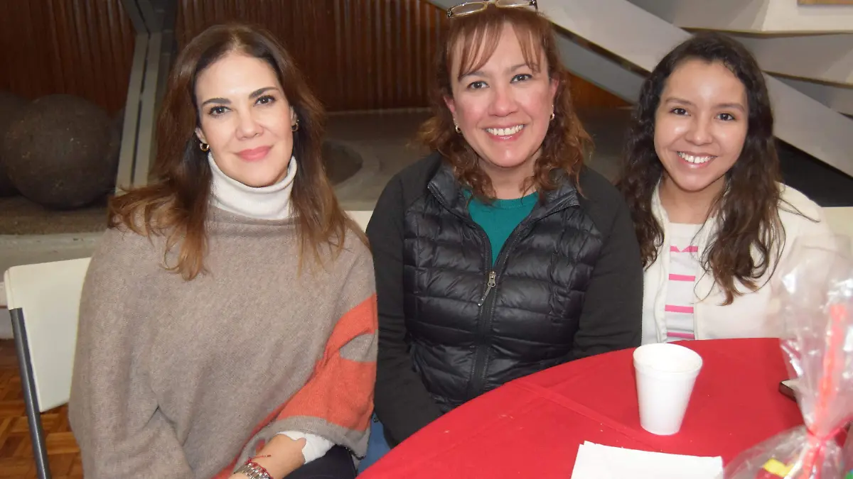 edith perez,eliza vazquez y jessy vazquez