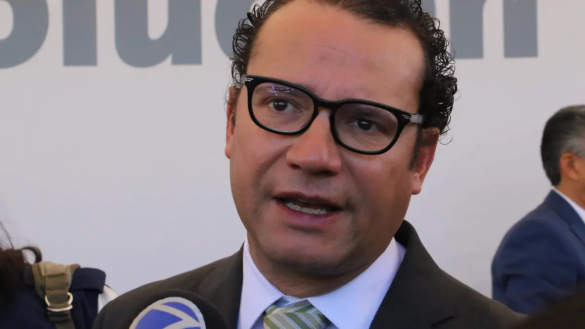 XAVIER NAVA (1)