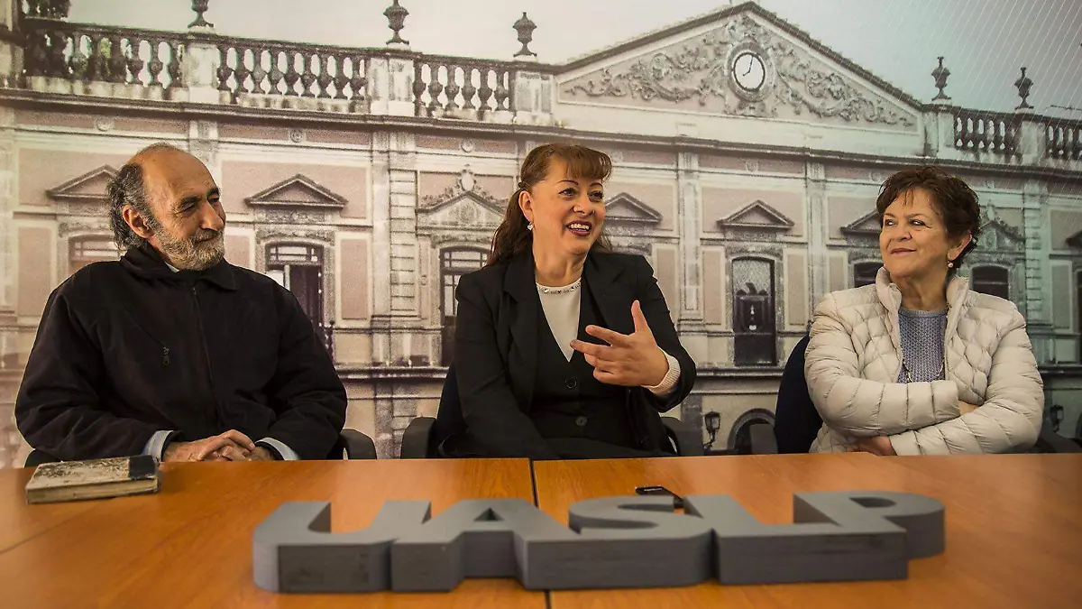 PRESENTACION DE TALLERES DE ARTE Y CULTURA LUCIA DELGADO UASL3488 (2)