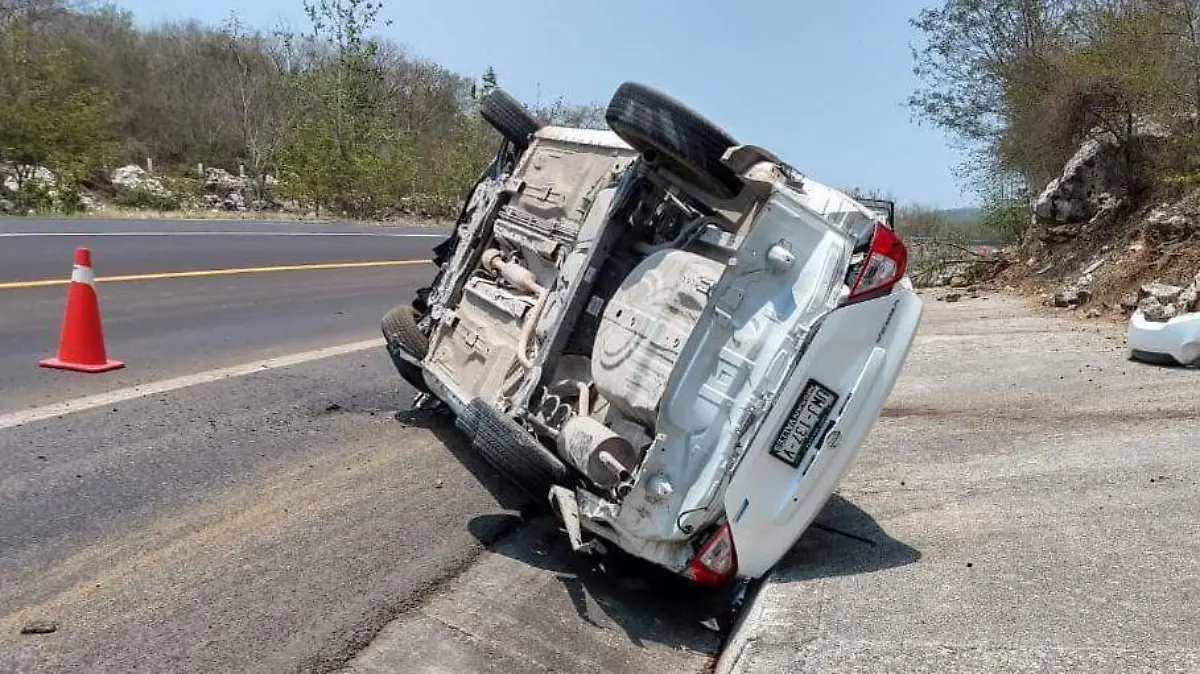 Accidente funcionario tamuín (2)